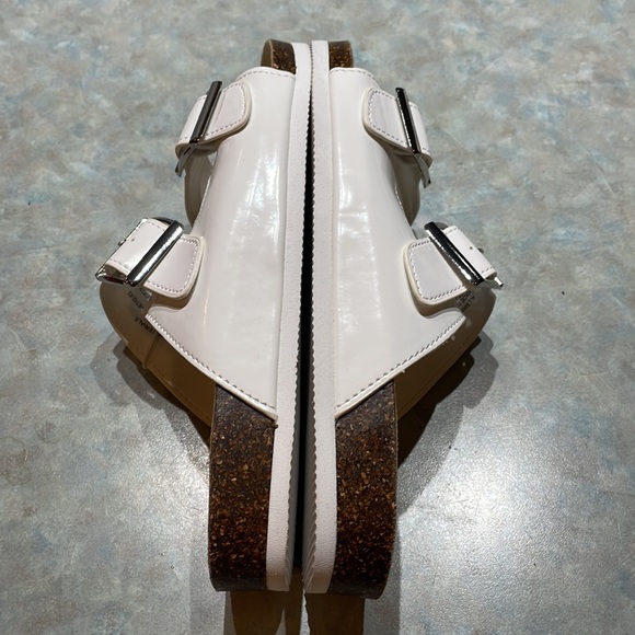 Cherokee white sandals (sz 5) - Picture 2 of 7